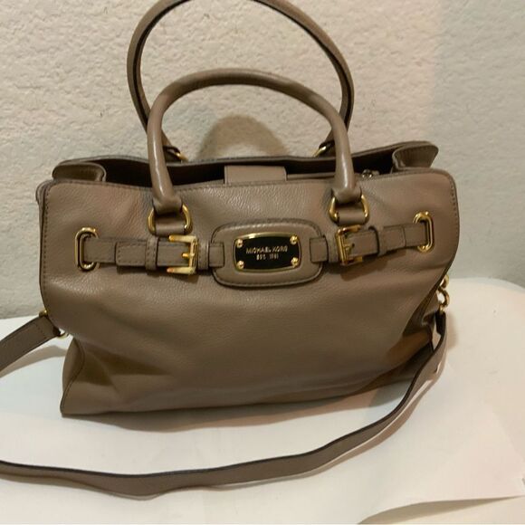 Authentic Michael Kors Hamilton Satchel Beautiful taupe "Dark Dune"color soft - Picture 3 of 16